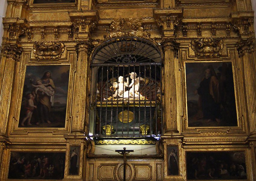 Alba de Tormes. Sepulcro de Santa Teresa